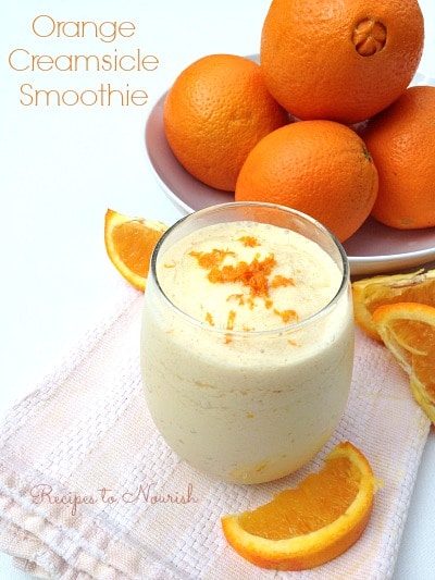 Real Food Orange Creamsicle Smoothie … this smoothie is seriously irresistible. Crisp orange plus creamy vanilla flavor. It’s true bliss! | Recipes to Nourish | Smoothie recipes | Real Food smoothies | healthy smoothies | Nourishing Smoothies | Orange smoothie recipe | Clean eating smoothie || #smoothierecipes #realfoodrecipes