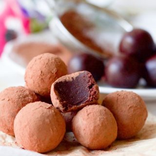 4 Ingredient Sugar Free Chocolate Caramel Truffles
